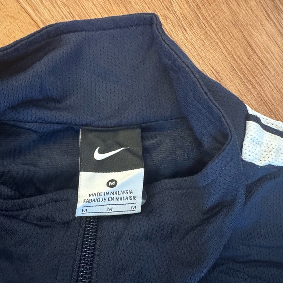 Nike Navy Blue Lightweight Jacket - Picture 3 of 3